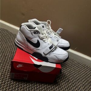 Nike air trainer 1